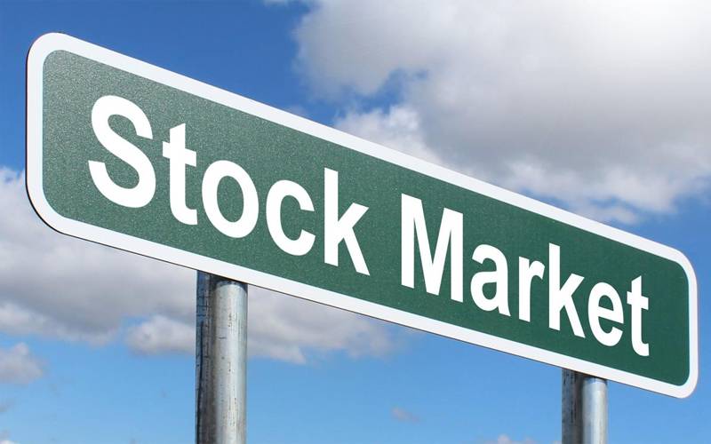 پاکستانی سرمایہ کاروں کیلئے ایک اور افسوسناک خبر، سٹاک مارکیٹ کے سربراہ نے استعفیٰ دیدیا