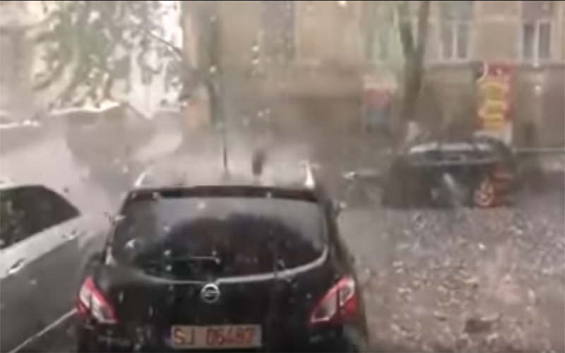 کیا واقعی رومانیہ میں پتھروں کی بارش ہوئی ہے؟ سوشل میڈیا پر وائرل ویڈیو کی حقیقت سامنے آگئی