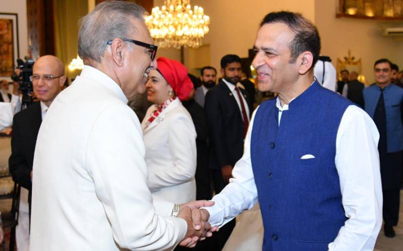 صدر مملکت سے بھارتی ہائی کمشنر کی ملاقات،ڈاکٹر عارف علوی نے مودی کے نام ایسا پیغام دے دیا کہ جان کر آ پ کو بھی یقین نہیں آئے گا