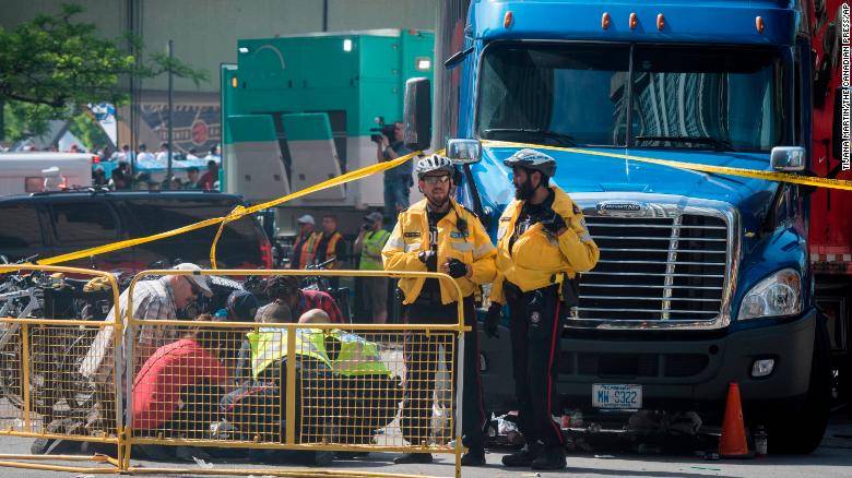 ٹورنٹو،کینیڈین ٹیم کی جیت پر جشن کے دوران فائرنگ،4 افرادزخمی،وزیراعظم جسٹن ٹروڈوکوبحفاظت نکال لیا گیا
