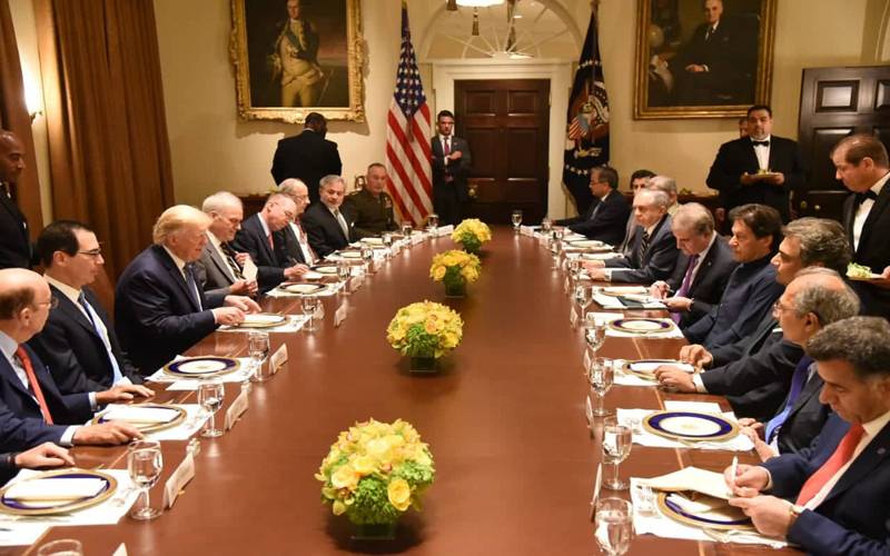عمران خان کے ساتھ سوا 3 گھنٹے کی نشست، امریکی صدر ڈونلڈ ٹرمپ نے دورہ پاکستان کی دعوت قبول کرلی