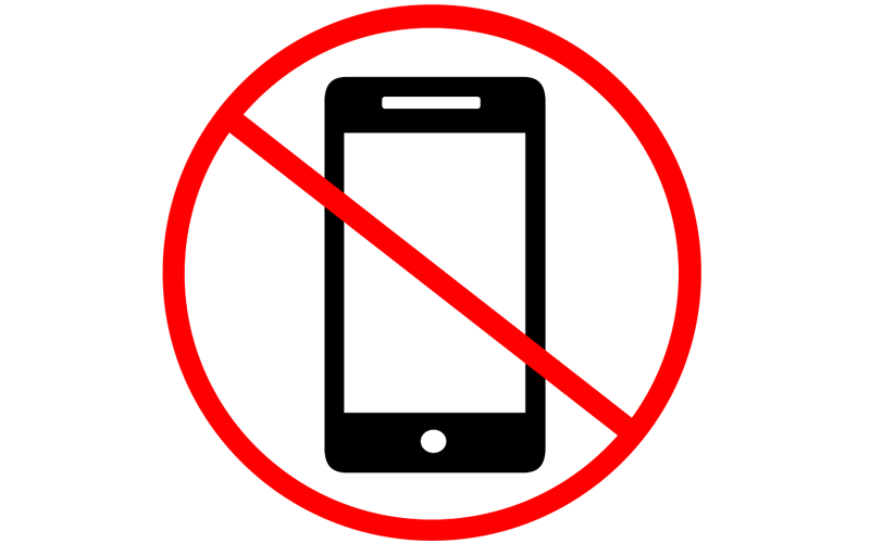 پشاور ایئرپورٹ کے وہ علاقے جہاں موبائل فون استعمال کرنے پر پابندی عائد کردی گئی
