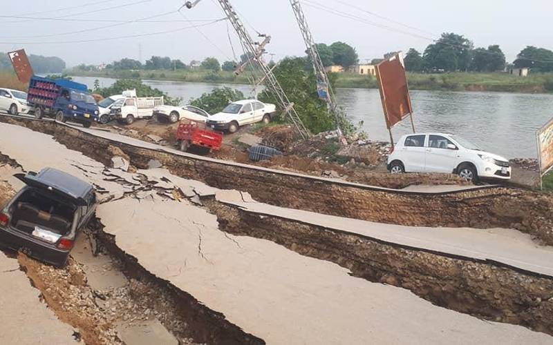 میر پور زلزلہ ، مریضوں نے ہسپتالوں میں رہنے سے ہی انکار کردیا