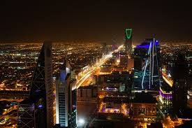 سعودی عرب میں غیر شادی شدہ سیاح جوڑے کو ایک کمرے میں رہنے کی اجازت مل گئی