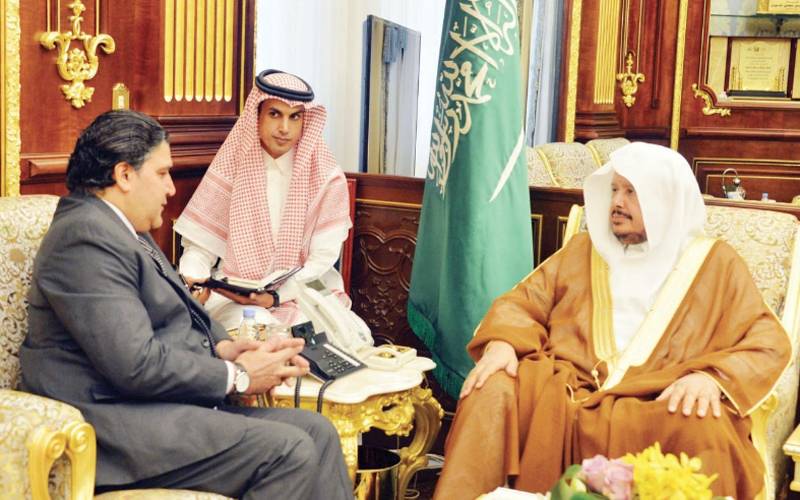 پاکستانی سفیر راجہ علی اعجاز کی ریاض میں سعودی شوریٰ کونسل کے سپیکر شیخ ڈاکٹر عبداللہ بن محمد بن ابراہیم الشیخ سے ملاقات