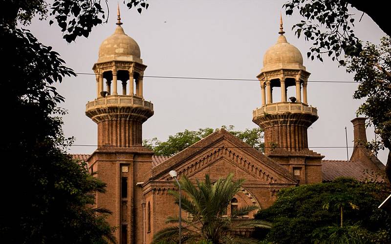 لاہورہائیکورٹ،مولانافضل الرحمان کے دھرنے کیخلاف درخواست پر سماعت،درخواستگزار کی بند کی جانے والی شاہراﺅں کی لسٹ پیش کرنے کی استدعا منظور