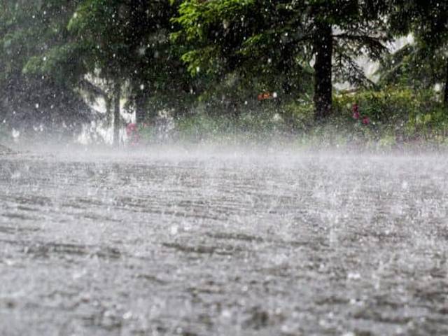 سندھ کے مختلف شہروں میں بارش ، ژالہ باری ،کئی مکانات منہدم 