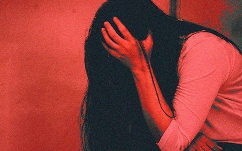 معروف بھارتی اداکارہ کے ساتھ جونیئر آرٹسٹ کی جنسی زیادتی، حاملہ ہوگئی