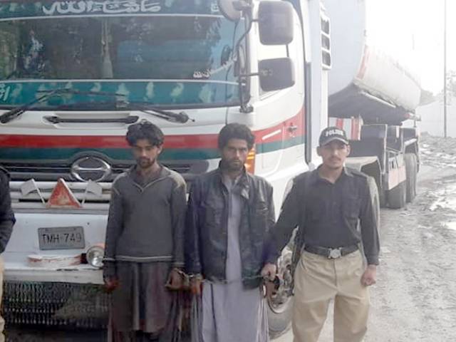کراچی پولیس کی بڑی کاروائی،45 ہزار لیٹر سے زائدایرانی ڈیزل برآمد کرلیا