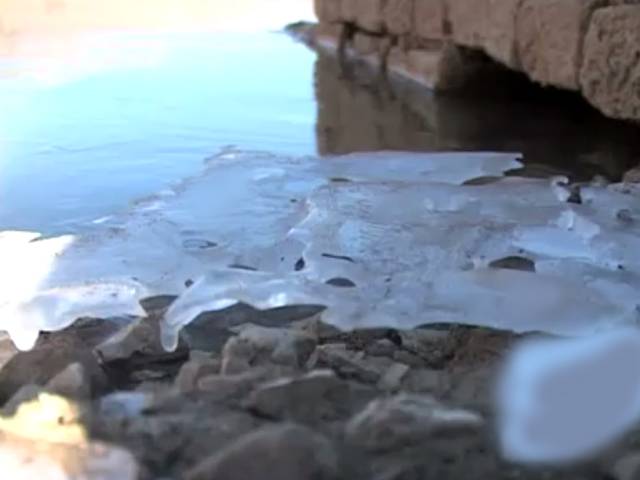 یخ بستہ موسم میں کوئٹہ کی خوبصورت ہنہ جھیل کا پانی برف میں تبدیل