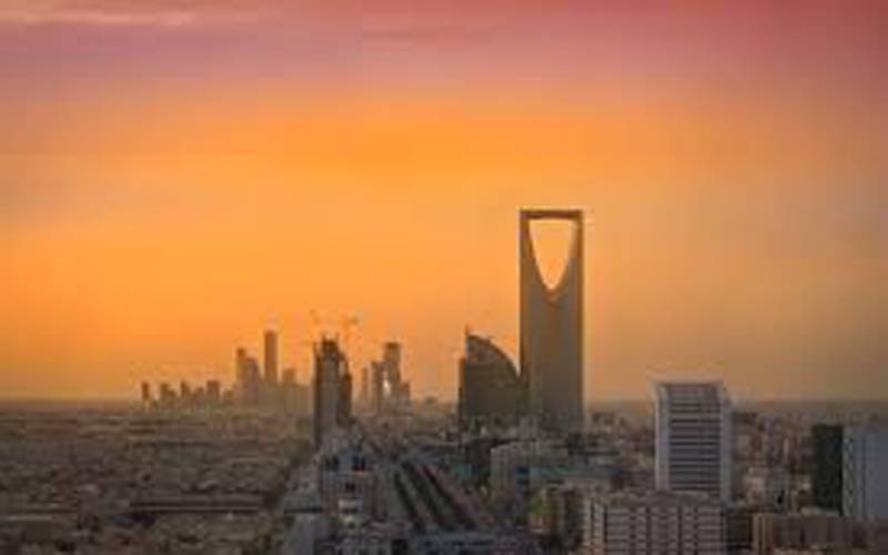 سعودی عرب میں غیرملکیوں کیخلاف گھیرا مزید تنگ، ایک اور شعبے سے لاکھوں تارکین وطن کو نکالنے کا حکم