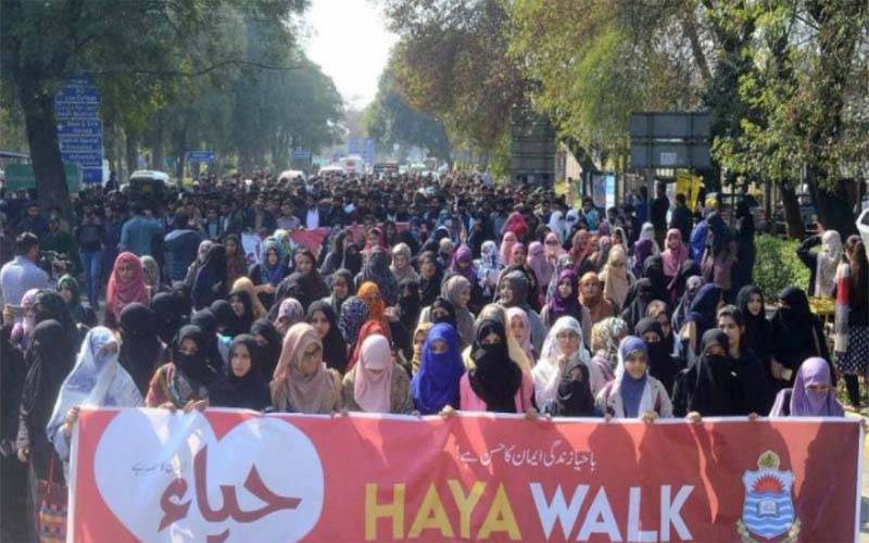 خواتین کے عالمی دن پر پاکستانی خواتین دو دھڑو ں میں بٹ گئیں ،کل عورت مارچ کے مقابلے میں ایسا کیا ہونے جا رہا ہے ؟بڑی خبر آگئی 