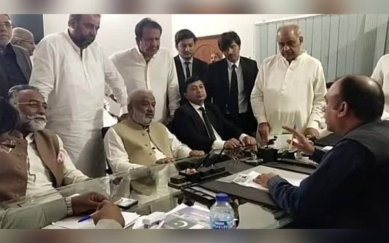 عمر کوٹ کی عوام میں سیاسی خوف اور جمود کو توڑنے کے لئے یہاں پر الیکشن لڑنے آیا ہوں: ڈاکٹر ارباب غلام رحیم