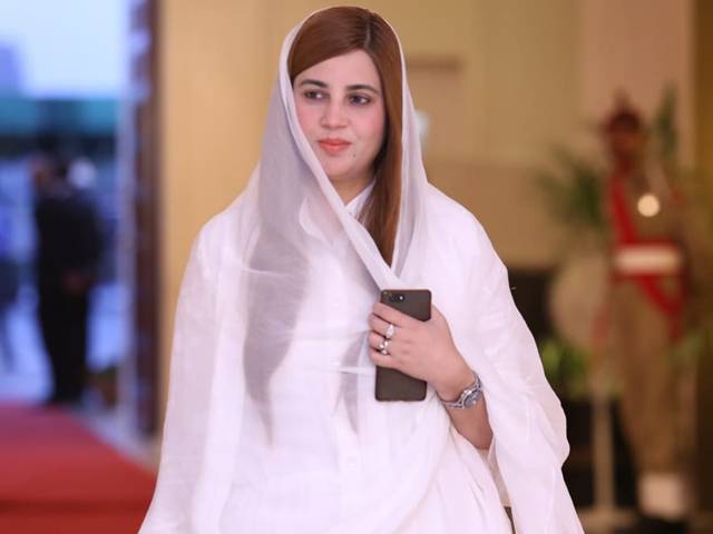 مارچ کرنا خواتین اور معاشرے کے دوسرے طبقوں کا حق ہے تاہم۔۔۔زرتاج گل نے ایسی بات کہہ دی کہ خلیل الرحمان قمر بھی مسکرا دیں گے