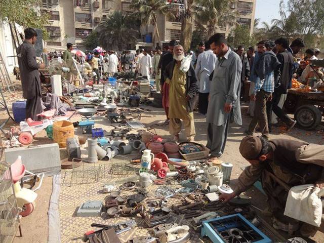 کراچی کے شہریوں نے عوامی اجتماعات پر پابندی کا حکم ہوا میں اڑا دیا ،سندھ حکومت کی نا اہلی بھی کھل کر سامنے آ گئی