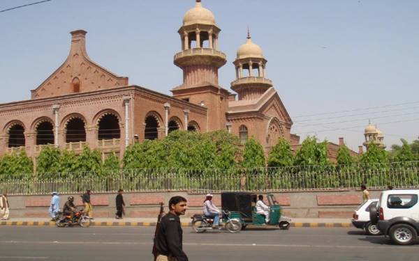 کورونا وائرس کے معاملے پر حکومت نے بہت غفلت کی، لاہور ہائیکورٹ