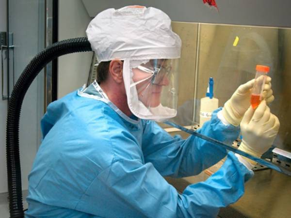 کورونا وائرس: ویکسین کی تیاری، عالمی برادری نے سر جوڑ لیے، تحقیق کیلئے کتنے ارب کاوعدہ کیا گیا؟ بڑی خبر آگئی