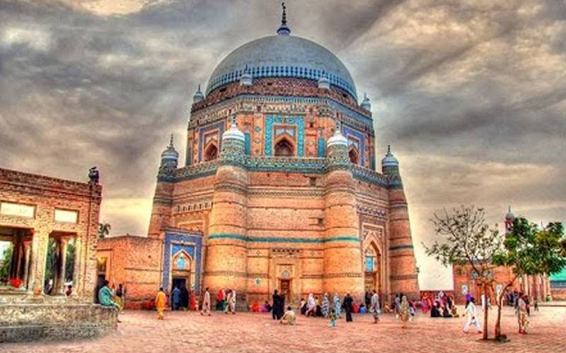 حکومت نے مزارات کھولنے کا فیصلہ کرلیا