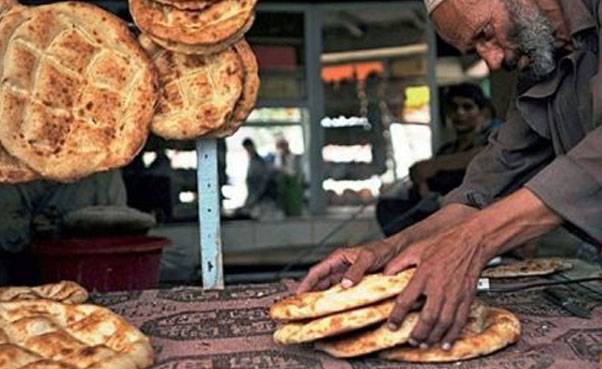 تندور مالکان نے وزیراعلیٰ پنجاب کے احکامات ہوا میں اڑا دئیے، روٹی اور نان کتنے روپے میں فروخت ہو رہے ہیں؟ پریشان کن خبر آ گئی