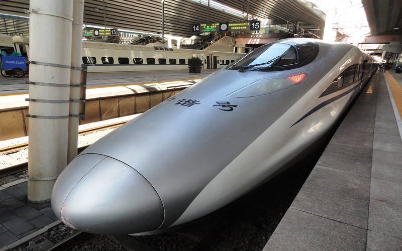 چین میں انتہائی تیز رفتار ٹرین کا کامیاب تجربہ،کتنی سپیڈ ہے?جان کر آپ بھی حیران رہ جائیں