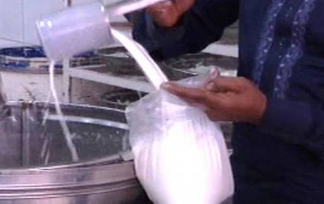 کراچی میں دودھ کی قیمتیں، حکومت نے بڑا فیصلہ کر لیا