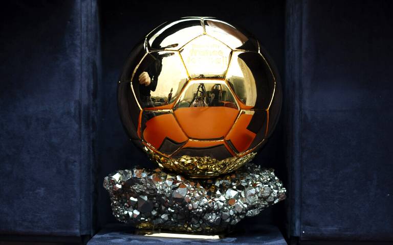 کورونا وائرس کے باعث فٹ بال کی دنیا کے سب سے بڑے اور معتبر فٹ بال ایوارڈ نہ دینے کا اعلان