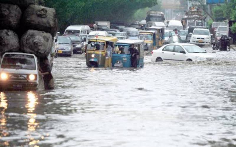 کراچی میں طوفانی بارشوں نے تباہی مچا دی،سندھ حکومت کی نا اہلی نے نظام زندگی مفلوج کردیا 