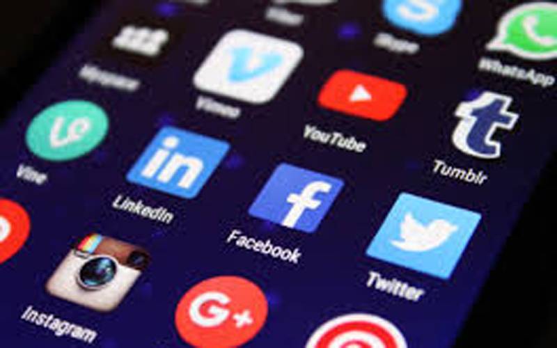 سوشل میڈیا پر بیہودہ اورواہیات کمنٹس کی بھرمار