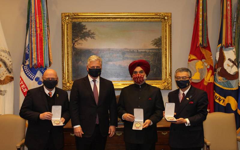 ڈونلڈ ٹرمپ نے بھارتی وزیر اعظم مودی کو اعلیٰ فوجی اعزاز سے نواز دیا