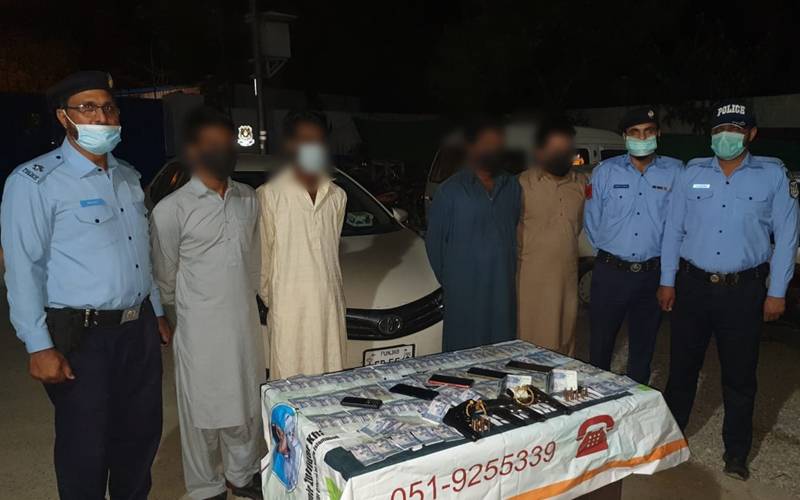  اسلام آباد پولیس کی کارروائی، 40سے زائد ڈکیتی کی وارداتوں میں ملوث سانپ گینگ گرفتار 