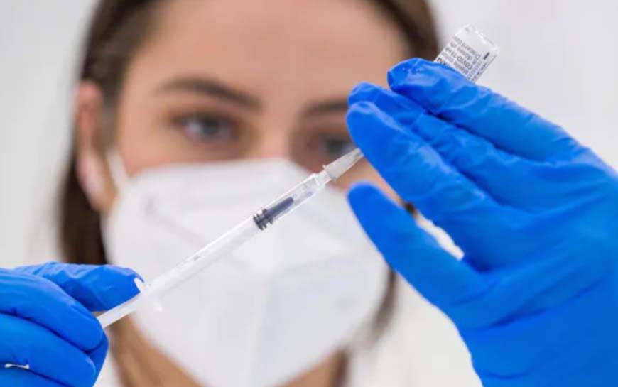 آسٹریا میں تین دن میں دو لاکھ لوگوں کو کورونا ویکسین لگا دی گئی
