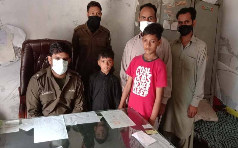 پنجاب سیف سٹیز اتھارٹی نے 2گمشدہ بچوں کو  والدین سے ملوا دیا