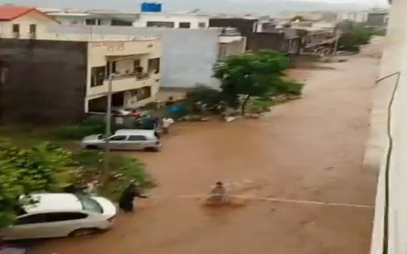 اسلام آباد میں سیلابی صورتحال ، شہریوں کو غیر ضروری نقل و حرکت سے روک دیا گیا