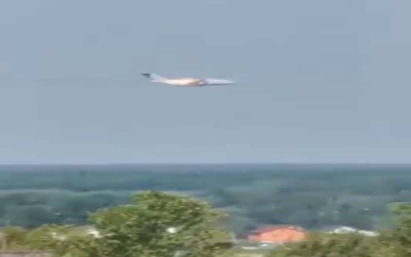 روس میں طیارہ گر کر تباہ ہوگیا، ویڈیو بھی سامنے آگئی