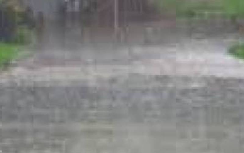 خیبرپختونخوا کے بالائی علاقوں میں تیز بارش اور ژالہ باری ، برساتی نالوں میں طغیانی آگئی 