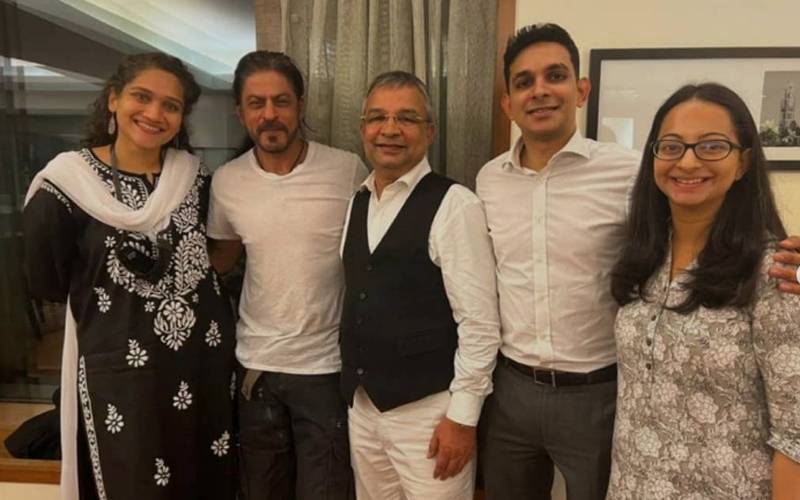 بیٹے کی منشیات کیس میں ضمانت کے بعد شاہ رخ خان کی تصویر سامنے آ گئی
