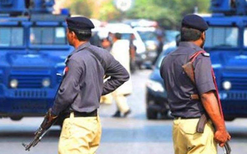 پولیس پارٹی 10 لاکھ لیکر مکان کا قبضہ چھڑانے گئی ، پیر آباد بنارس فائرنگ واقعے کی رپورٹ اعلیٰ حکام کو ارسال 
