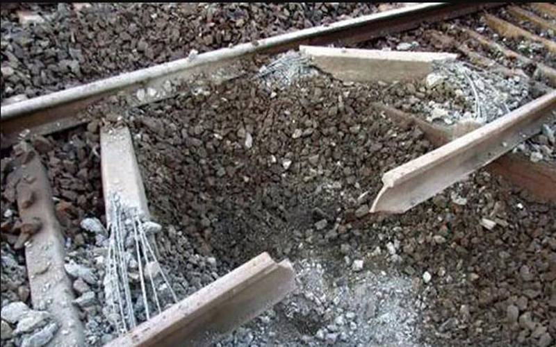 خیرپور میں ریلوے ٹریک پر دھماکہ، اپ ٹریک کا 10 انچ حصہ متاثر ہوا، ذرائع
