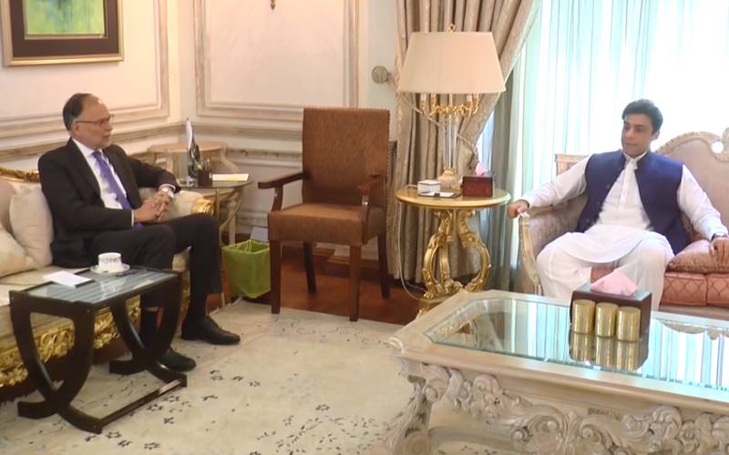 وزیر اعلیٰ پنجاب سے وفاقی وزیر احسن اقبال کی ملاقات، باہمی دلچسپی کے امور پر گفتگو