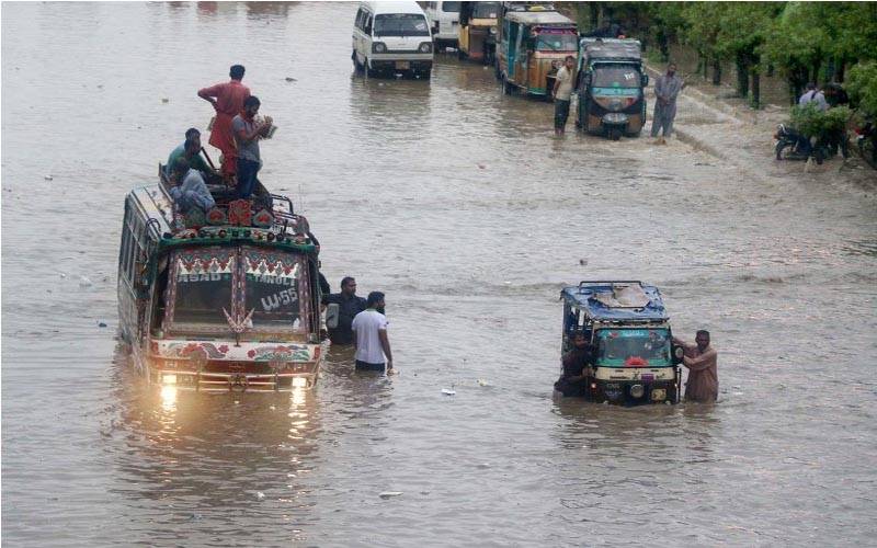  سندھ میں موسلا دھار بارشوں کے پیش نظر محکمہ صحت نےایمرجنسی نافذ کر دی، ڈاکٹرز اور میڈیکل سٹاف کی چھٹیاں منسوخ