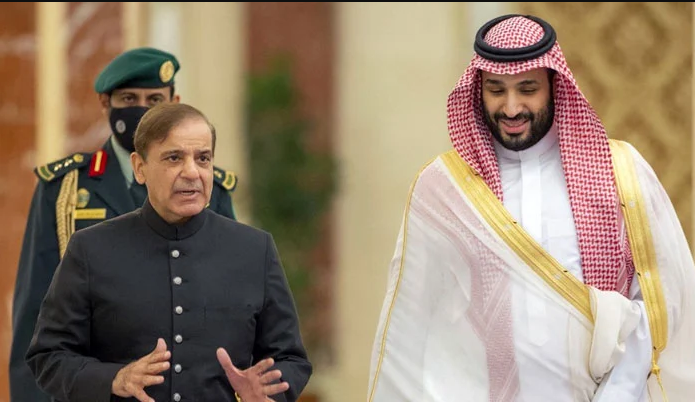 سعودی عرب کا پاکستان کے 3 ارب ڈالر ڈپازٹ کی تجدید، 100 ملین ڈالر کا ماہانہ تیل   دینے کا فیصلہ