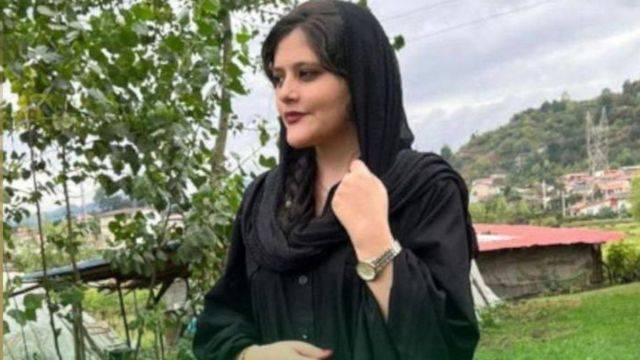 ایران میں حجاب مخالف مظاہروں میں 300 سے زائد افراد ہلاک، سرکاری اعداد و شمار سامنے آگئے