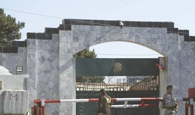 افغانستان کے دارالحکومت کابل میں پاکستانی سفارتخانے پر حملہ ، گولیاں لگنے سے گارڈ زخمی 