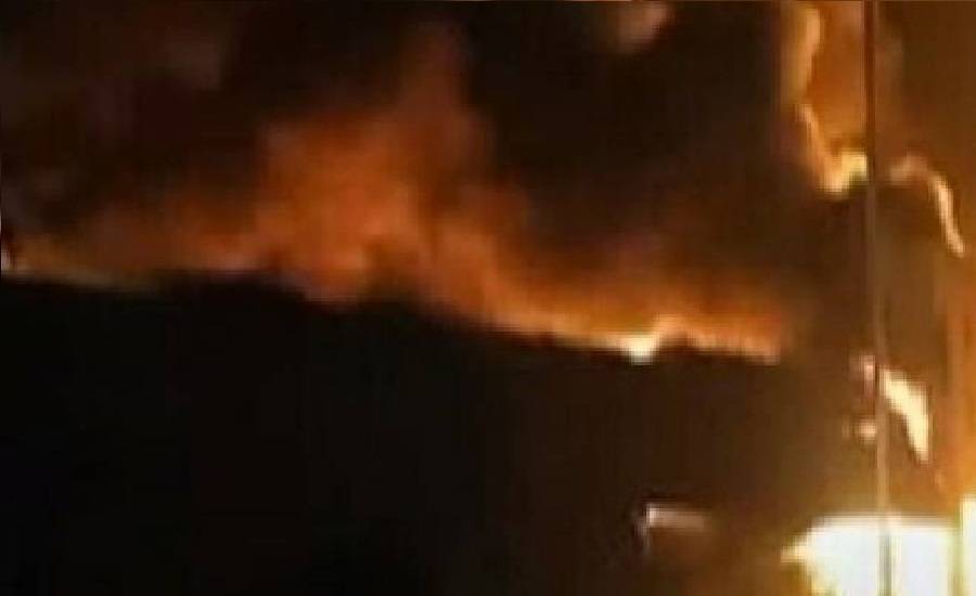 اسلام آباد میں اتوار بازار میں آتشزدگی ، کپڑے کے متعدد سٹالز جل کر خاکستر