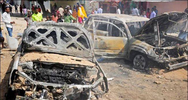 صومالیہ میں 2 کار بم دھماکے، 35 افراد ہلاک، کئی گھر جل کر راکھ کا ڈھیر بن گئے