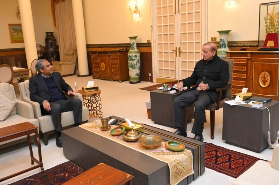 Meeting of the caretaker Chief Minister Punjab with the Prime Minister, discussion regarding making the election process transparent