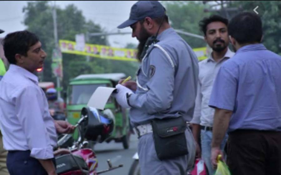 نگران وزیراعلیٰ نے لاہورسمیت پنجاب بھر میں ٹریفک چالان کرنے کا ڈیلی کوٹہ ختم کردیا