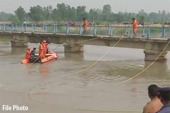 ڈیرہ غازی خان میں ٹریکٹر ٹرالی نہر میں جا گری، متعدد افراد ڈوب گئے، 6 لاشیں برآمد