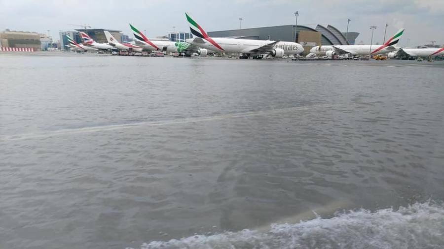 سعودی عرب میں شدید بارشیں ، جدہ ائیرپورٹ کے نشیبی حصے زیر آب  