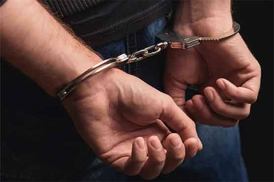 خطرناک شوٹر اور بھتہ خور دبئی سے گرفتار، پولیس لاہور لے آئی